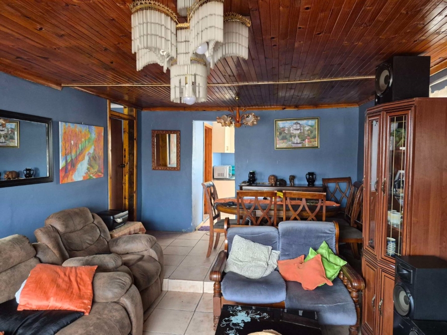 2 Bedroom Property for Sale in Kwazakhele Eastern Cape